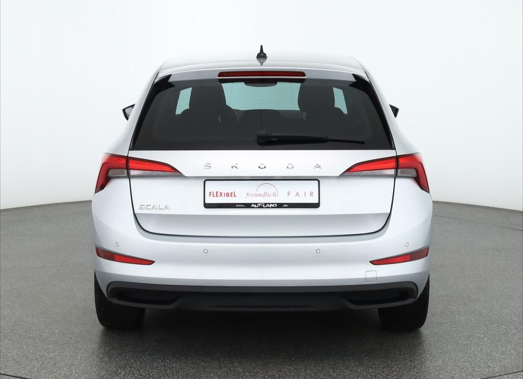 Skoda Scala 2023 г. Серебристый, пробег 55803 км