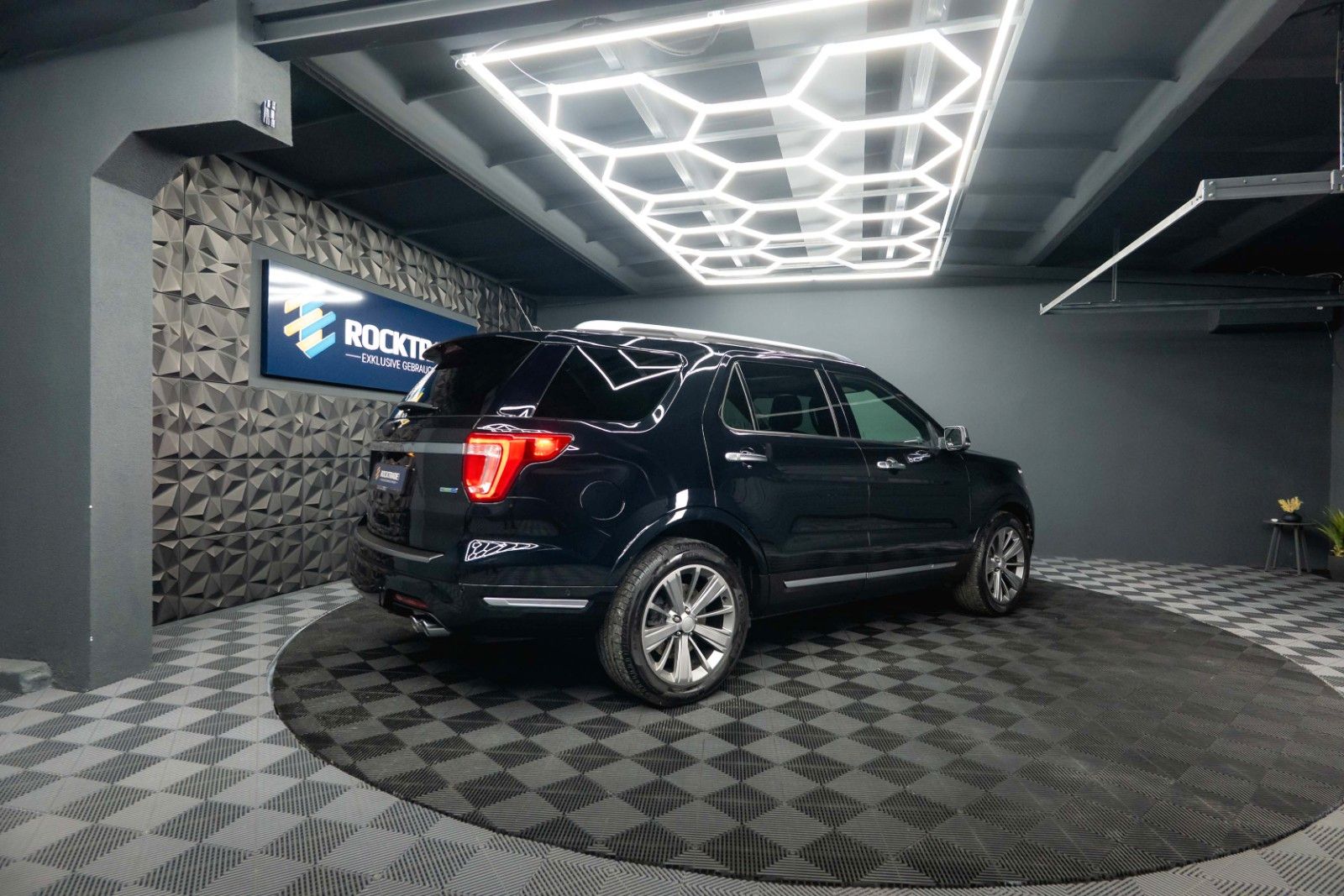 Fahrzeugabbildung Ford Explorer 3.5 V6 4x4 PLATINUM Twin-Turbo EcoBoost