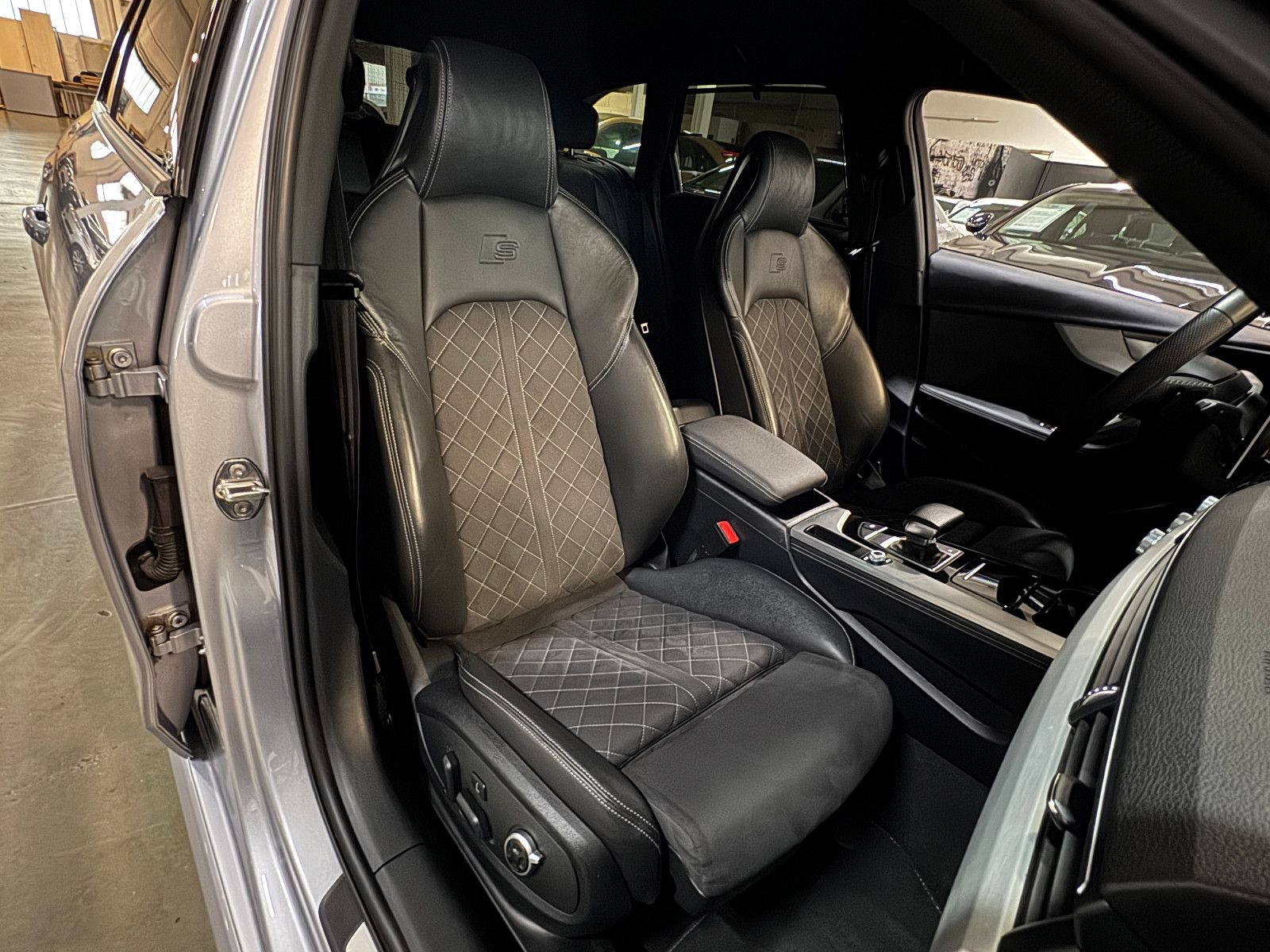 Fahrzeugabbildung Audi A4 35 TDI S-LINE BLACK RS4 SITZE MASSAGE VIRTUAL