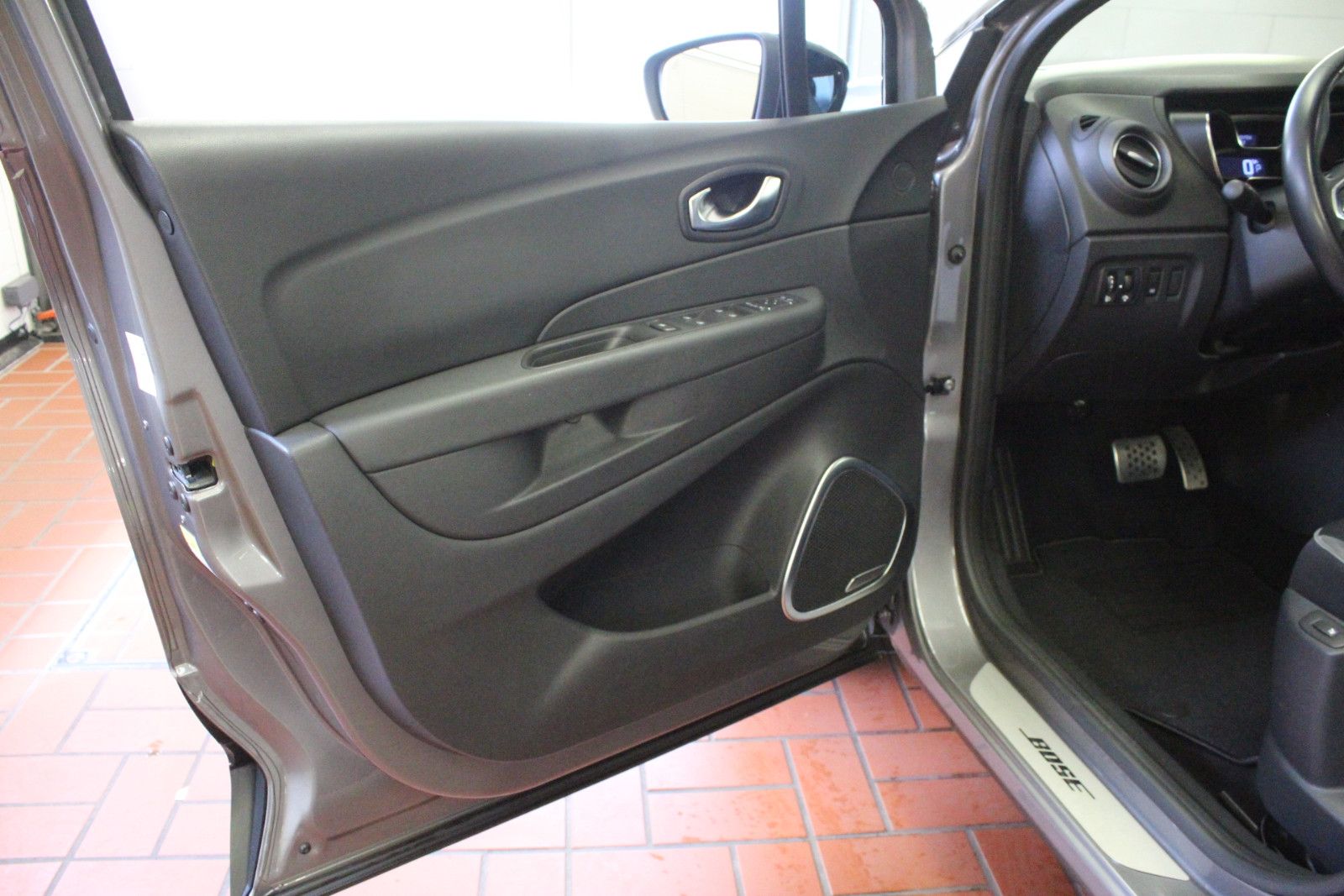 Fahrzeugabbildung Renault Captur TCe 150 EDC GPF Bose Edition