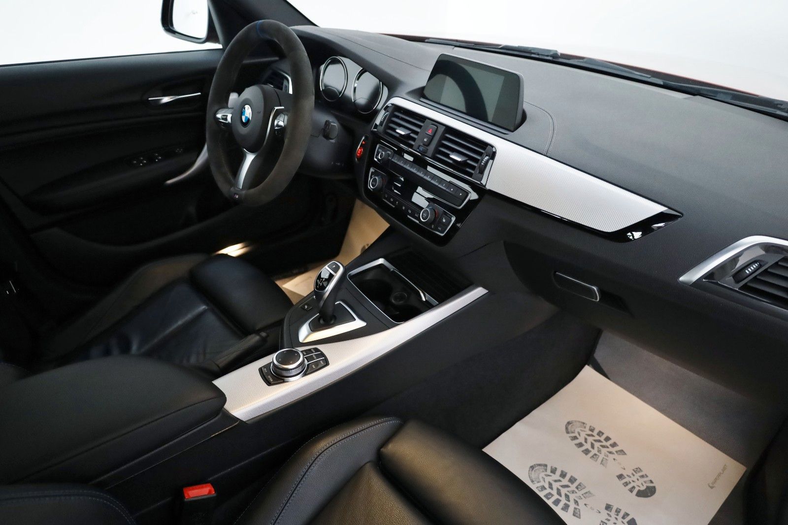 Fahrzeugabbildung BMW M140i Special Edition,Akrapovic,Leder,8fach 18"