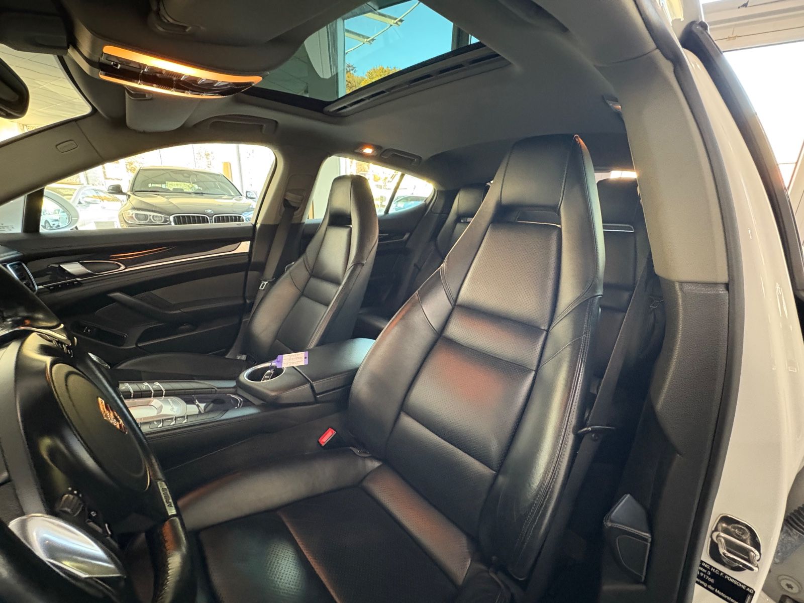 Fahrzeugabbildung Porsche Panamera Diesel * Carraraweiß * SCHIEBEDACH*