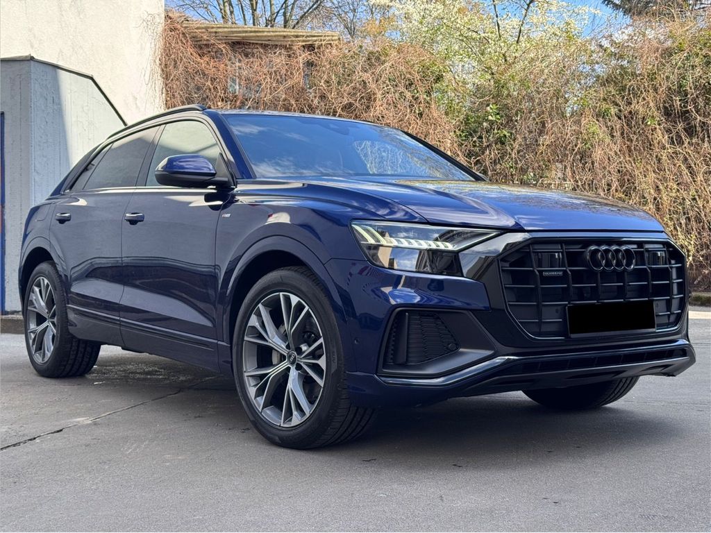 Image of Audi Q8