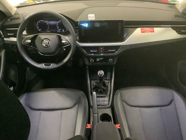 Kamiq Tour 1,5 TSI NAVI PDC KLIMAAUTO SH ALU