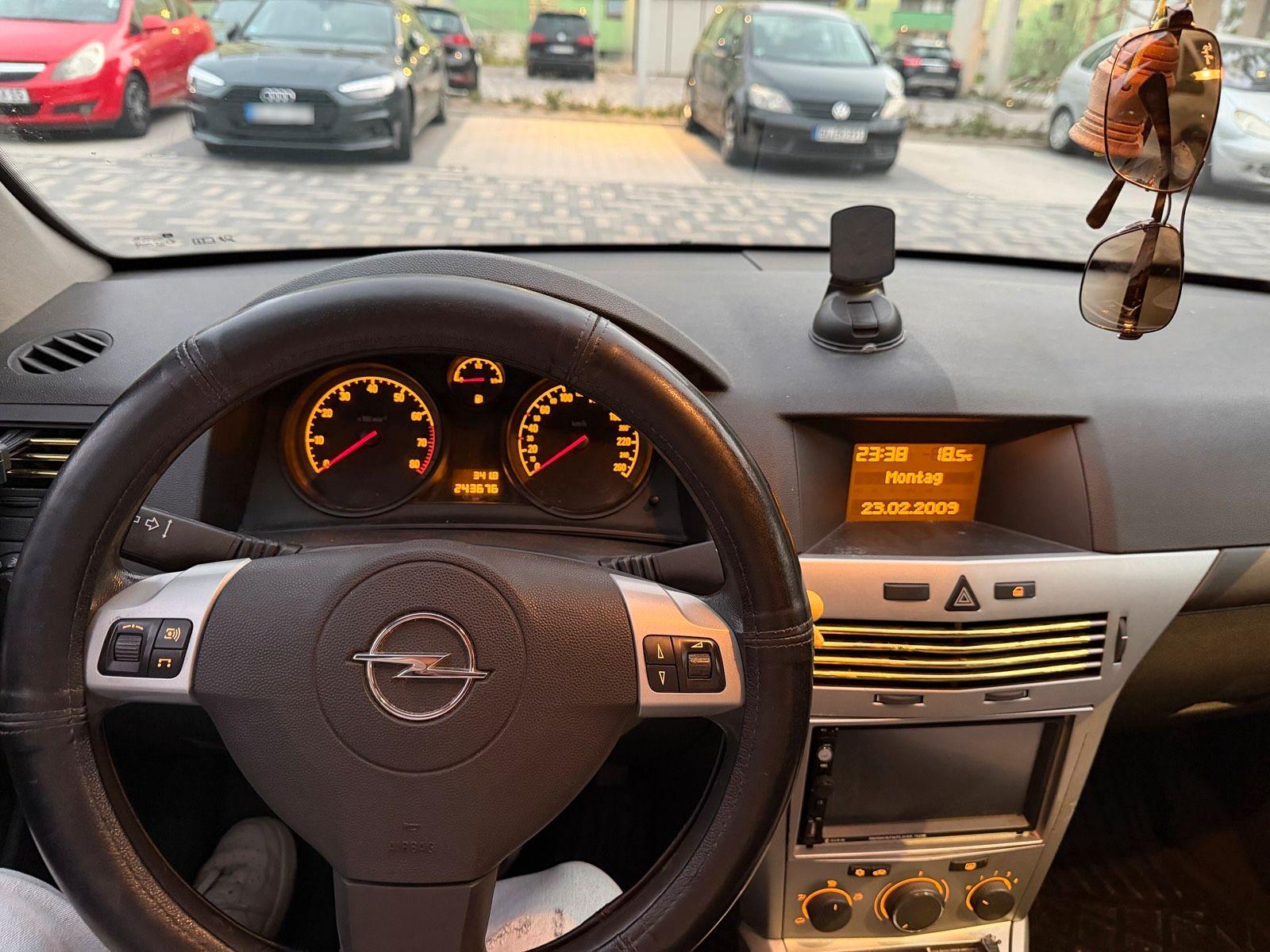 Opel Astra 2009 — photo 6