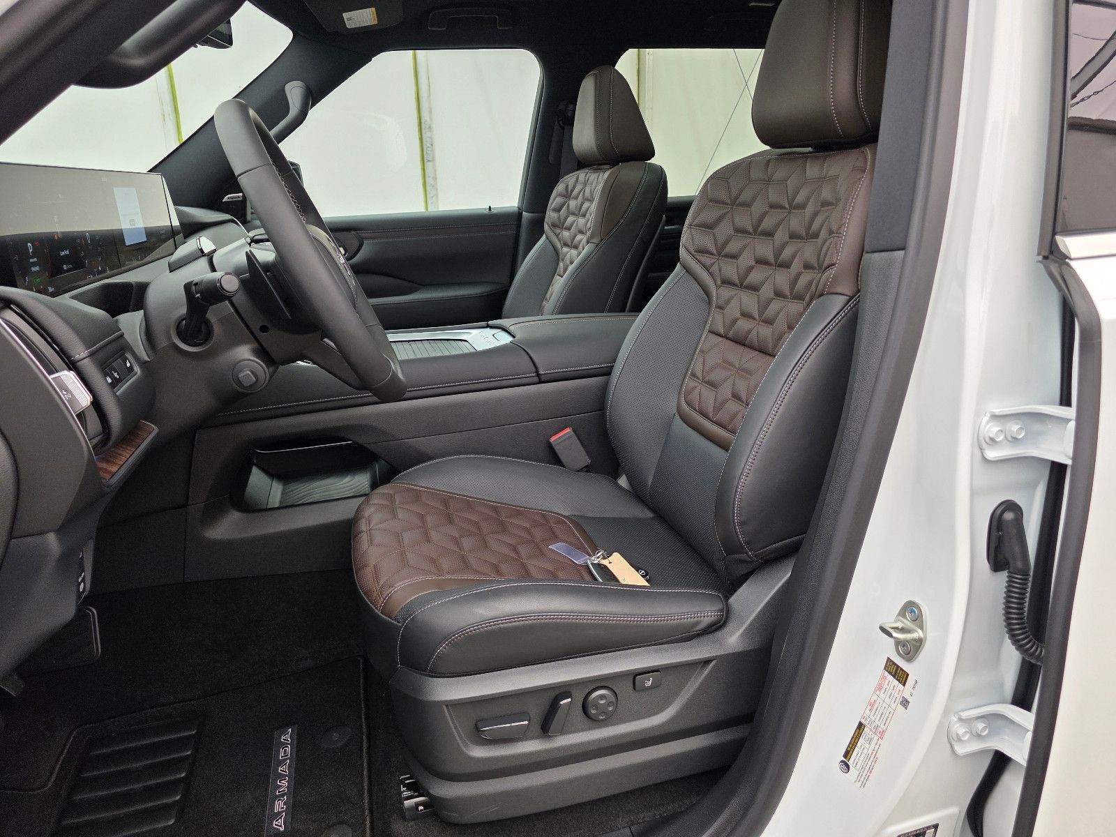 Fahrzeugabbildung Nissan Armada PLATINUM RESERVE T1: 85.000 EURO Stock!