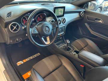 Mercedes-Benz CLA 180 Shooting Brake *NAVI*PDC*TEMPOMAT*