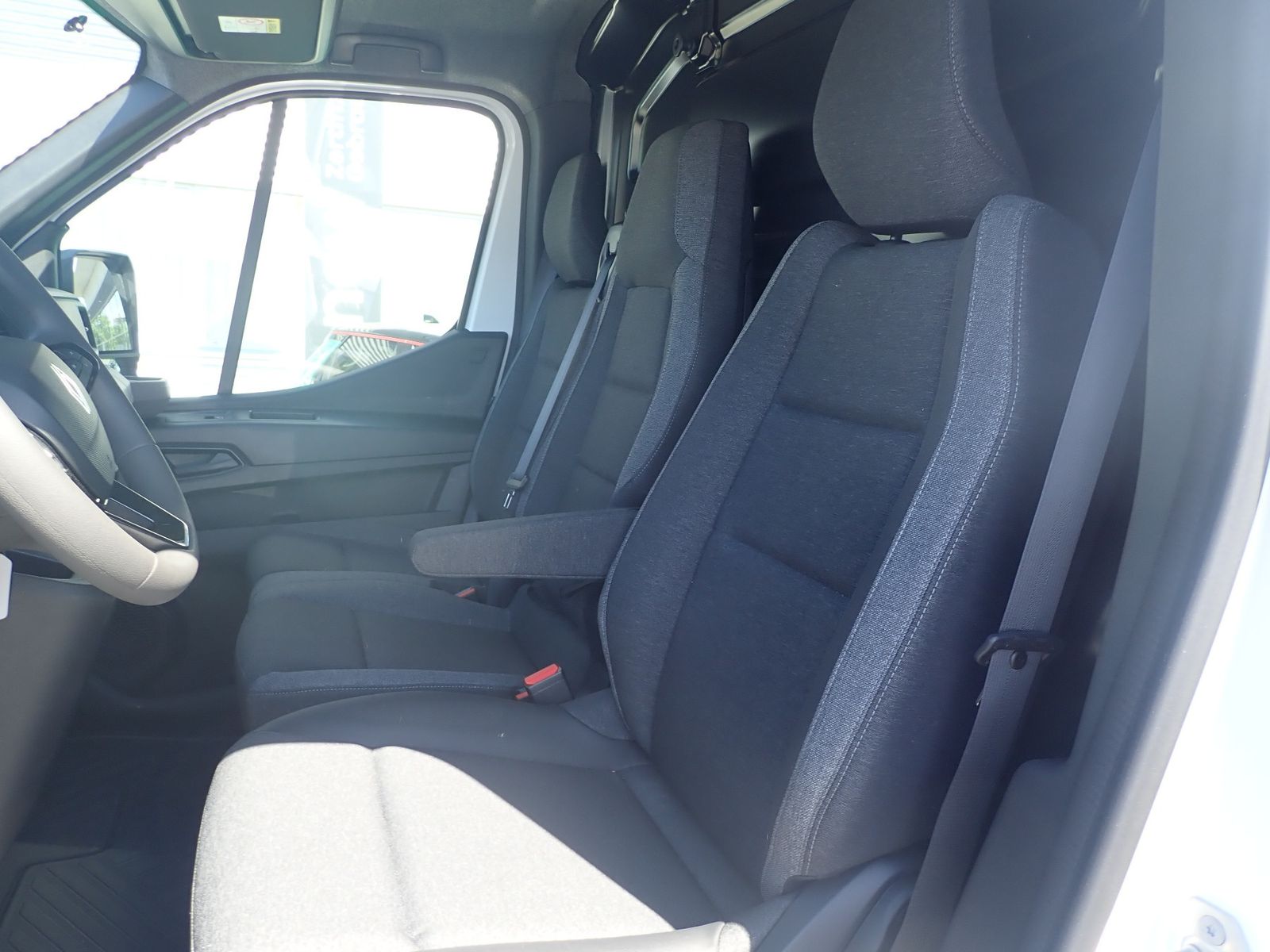 Fahrzeugabbildung Renault Master Kastenwagen E-Tech FWD Kasten advance L2H