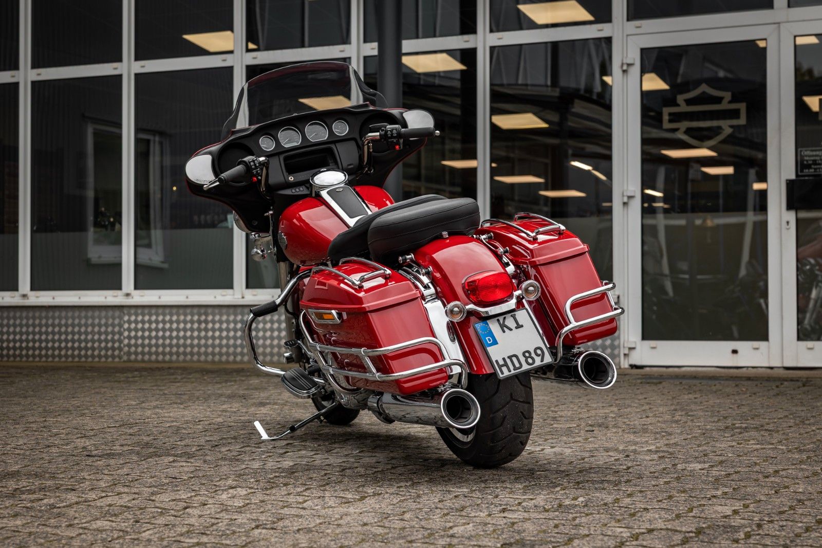 Fahrzeugabbildung Harley-Davidson FLHTP Electra Glide Standard - Firefighter