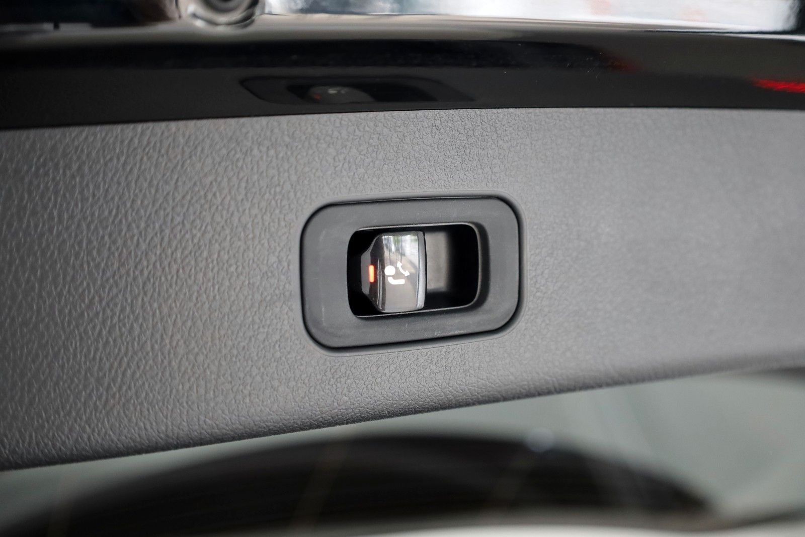Fahrzeugabbildung Mercedes-Benz GLC 220d 4M,Avantgarde,Navi,LED,ParkPak,Apple,WR