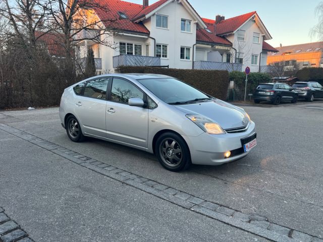 Toyota Prius 1.5-l-VVT-i