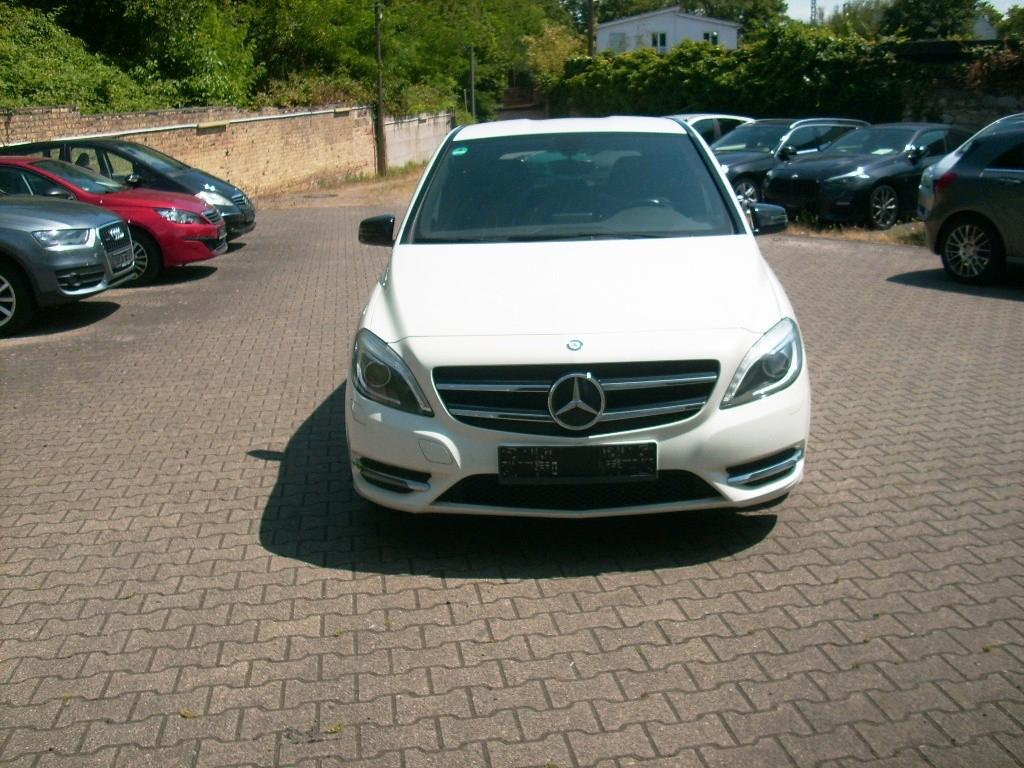 Mercedes-Benz B 180 CDI DCT, AC, Kamera, Teilleder