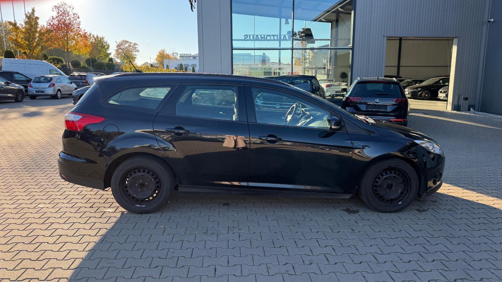 Ford Focus 2013 — photo 22