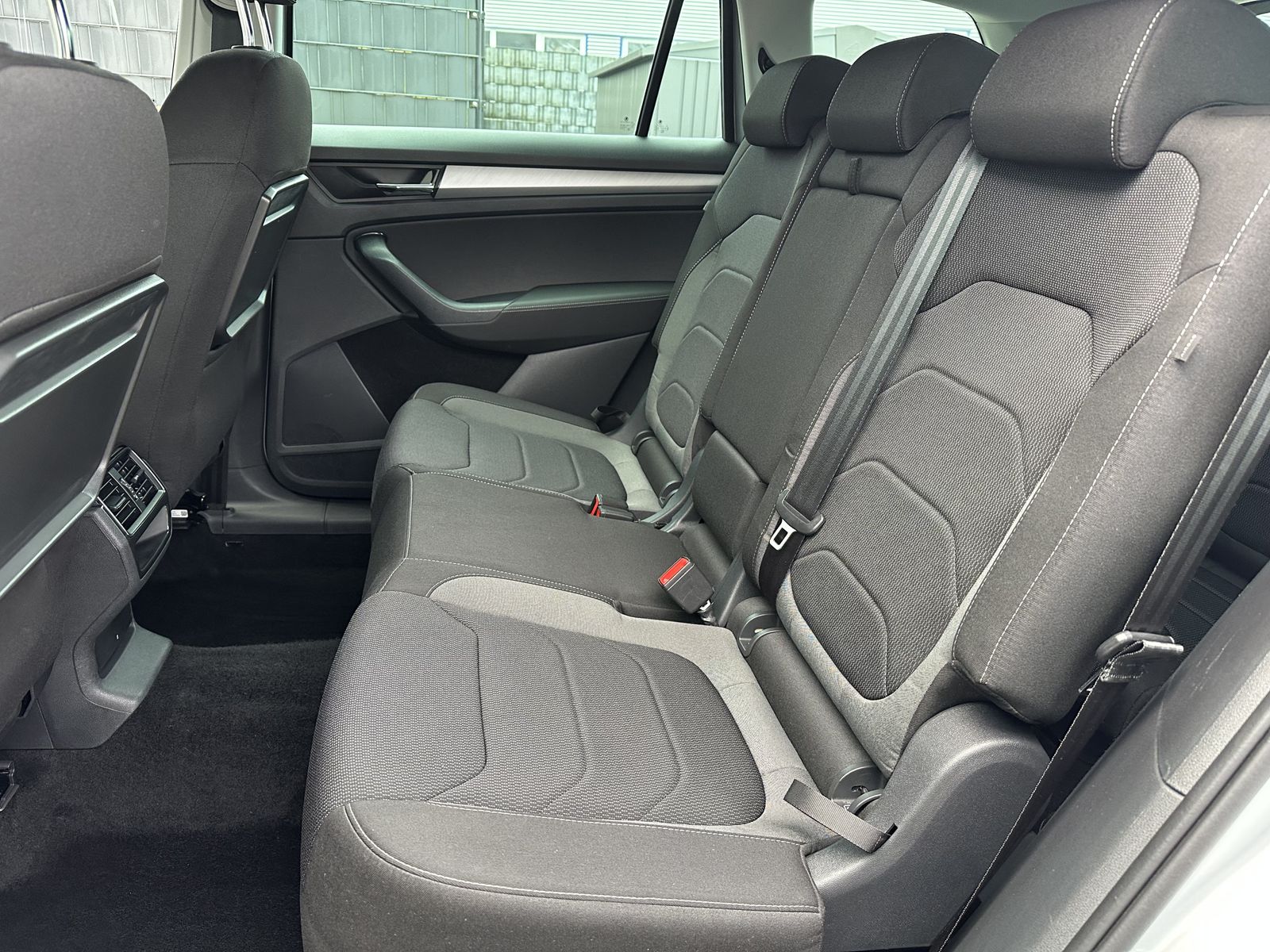 Fahrzeugabbildung SKODA Kodiaq 2.0 TDI 4x4 DSG 7-Sitzer NAV+LED+AHK+KAM