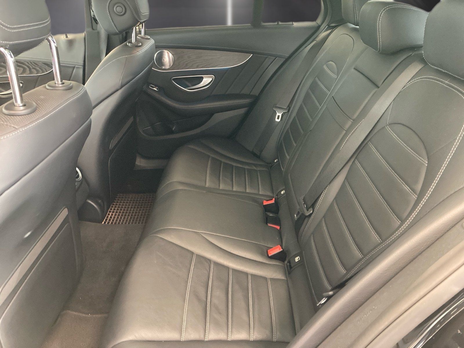 Fahrzeugabbildung Mercedes-Benz C 300 T AMG*Distronic*Standheiz*Pano*Sitzklima*
