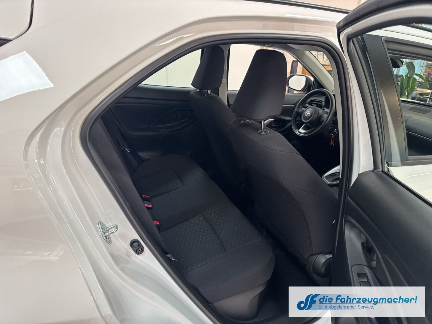 Fahrzeugabbildung Toyota Yaris Cross Hybrid FWD Comfort ACC DAB Spurhalte