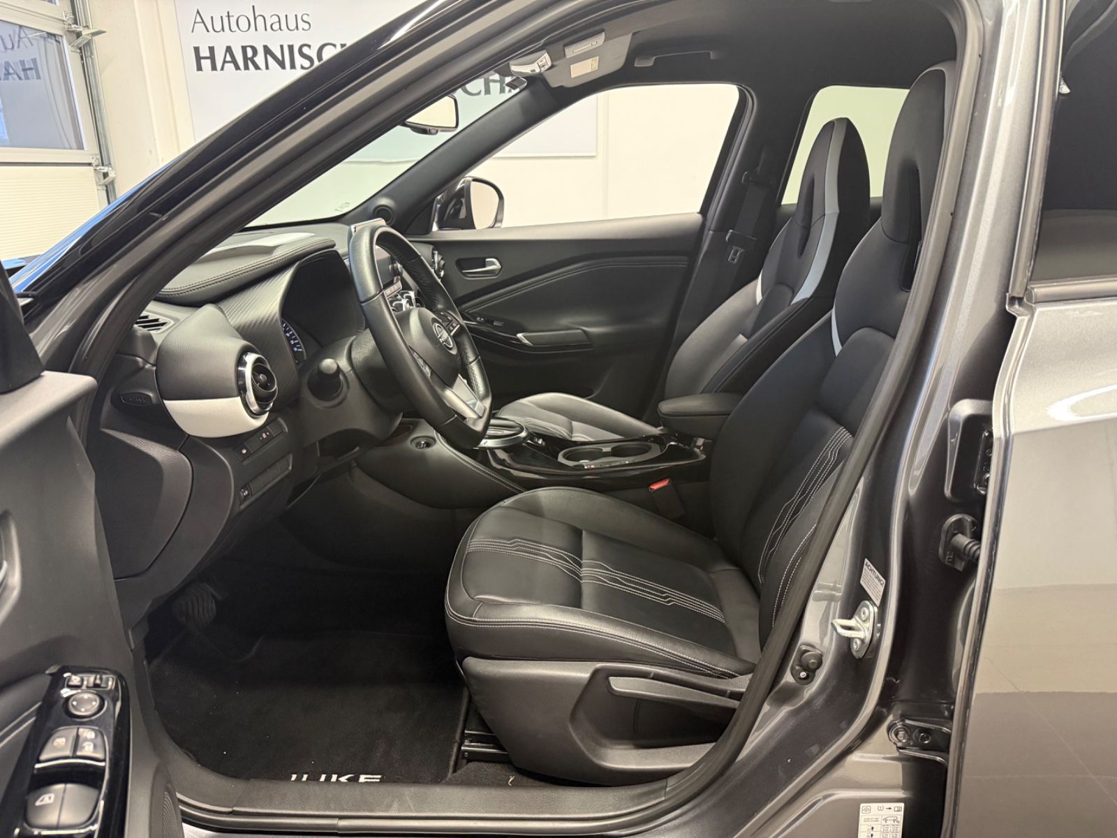 Fahrzeugabbildung Nissan Juke Hybrid Premiere Edition Navi 2-Farben-Lack