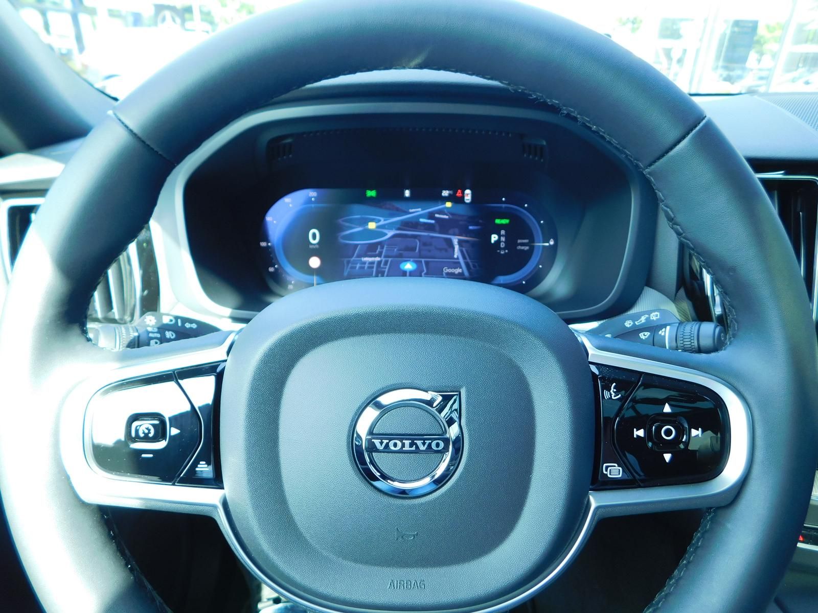 Fahrzeugabbildung Volvo XC6T8 Plus Black Edition Plug-In Hybrid AWD