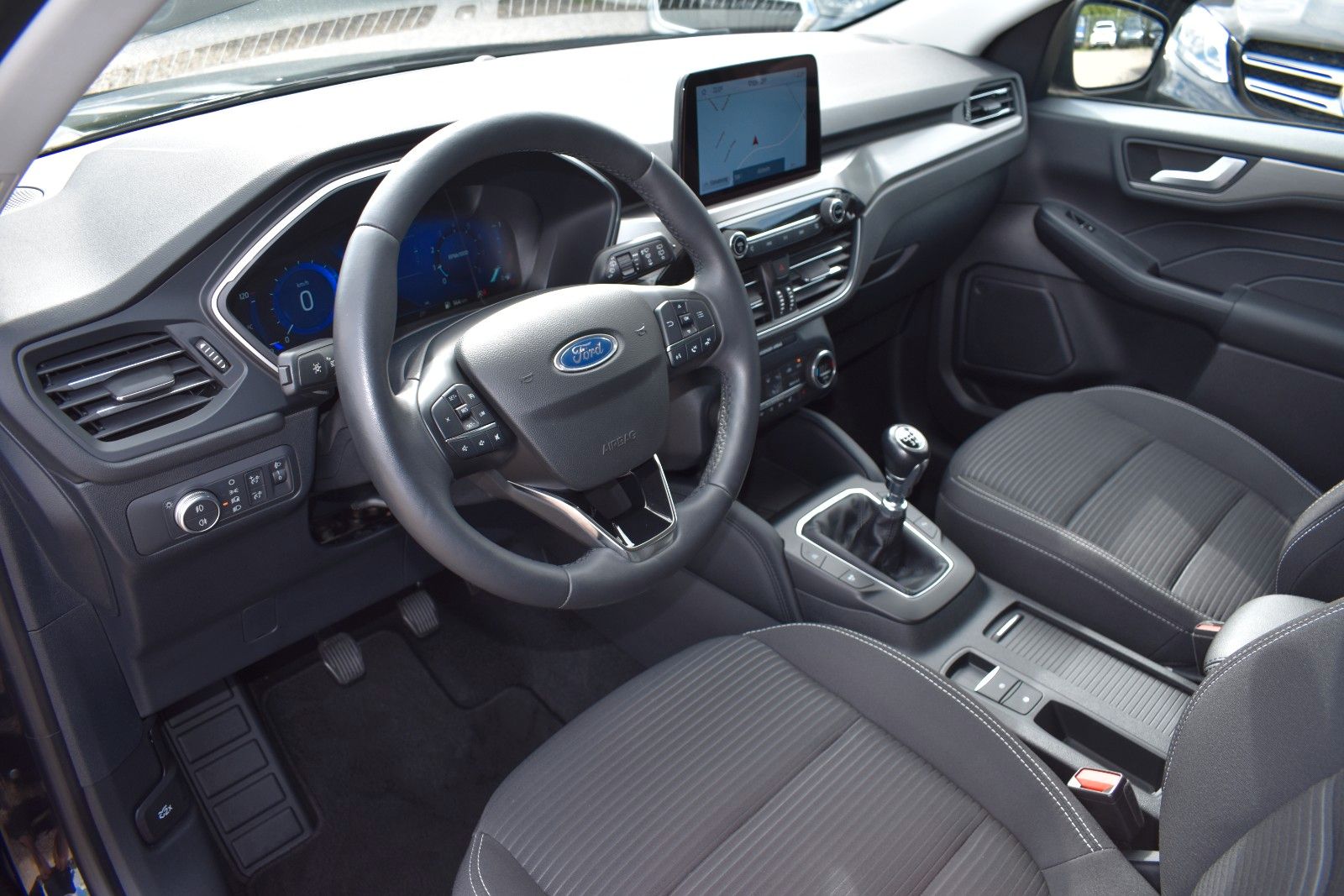 Fahrzeugabbildung Ford Kuga Titanium LED Keyless go Kamera DAB