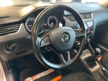 Skoda Octavia Combi Ambition *AHK*TEMPO*NAVI*2-ZONEN*