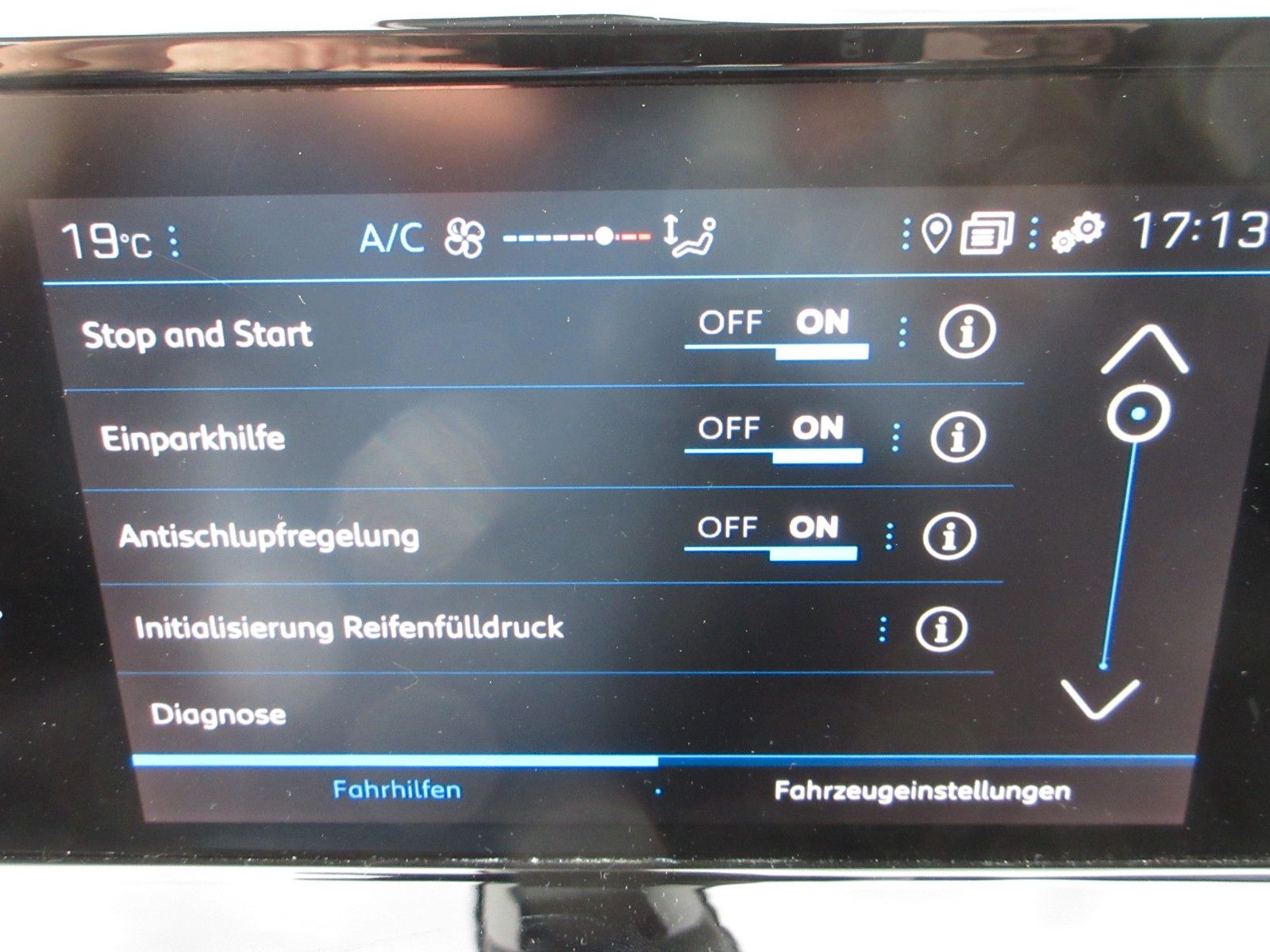Fahrzeugabbildung Peugeot 2008 Active LED/NAVI/PDC/CAM/SHZ