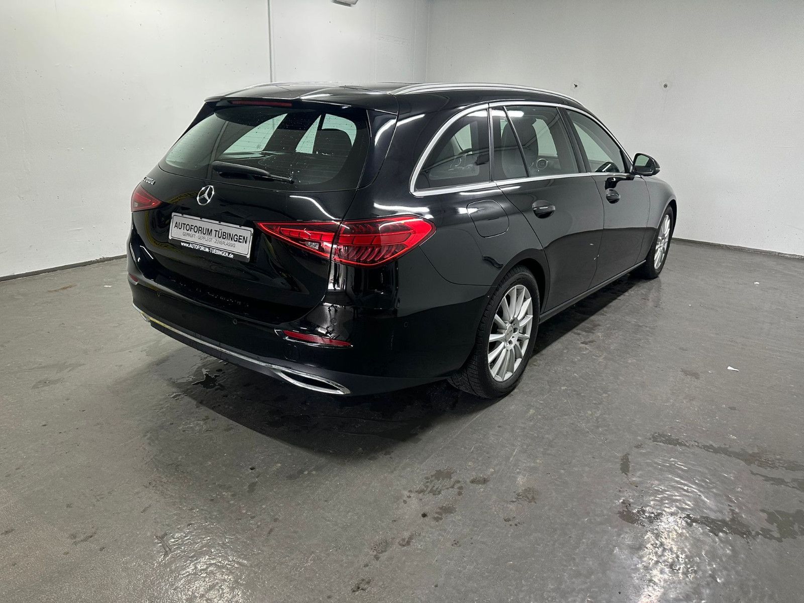 Fahrzeugabbildung Mercedes-Benz C 200 d T Autom. Avantgarde Standheizung