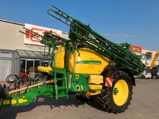 John Deere 740