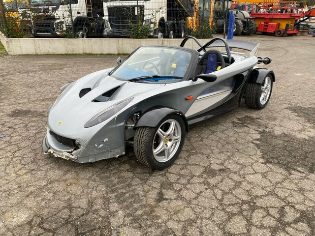 Lotus машина 2000