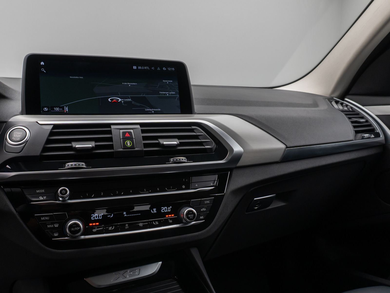 Fahrzeugabbildung BMW X3 xD20d DAB Fernlichtassist PDC Alarm LED Sport