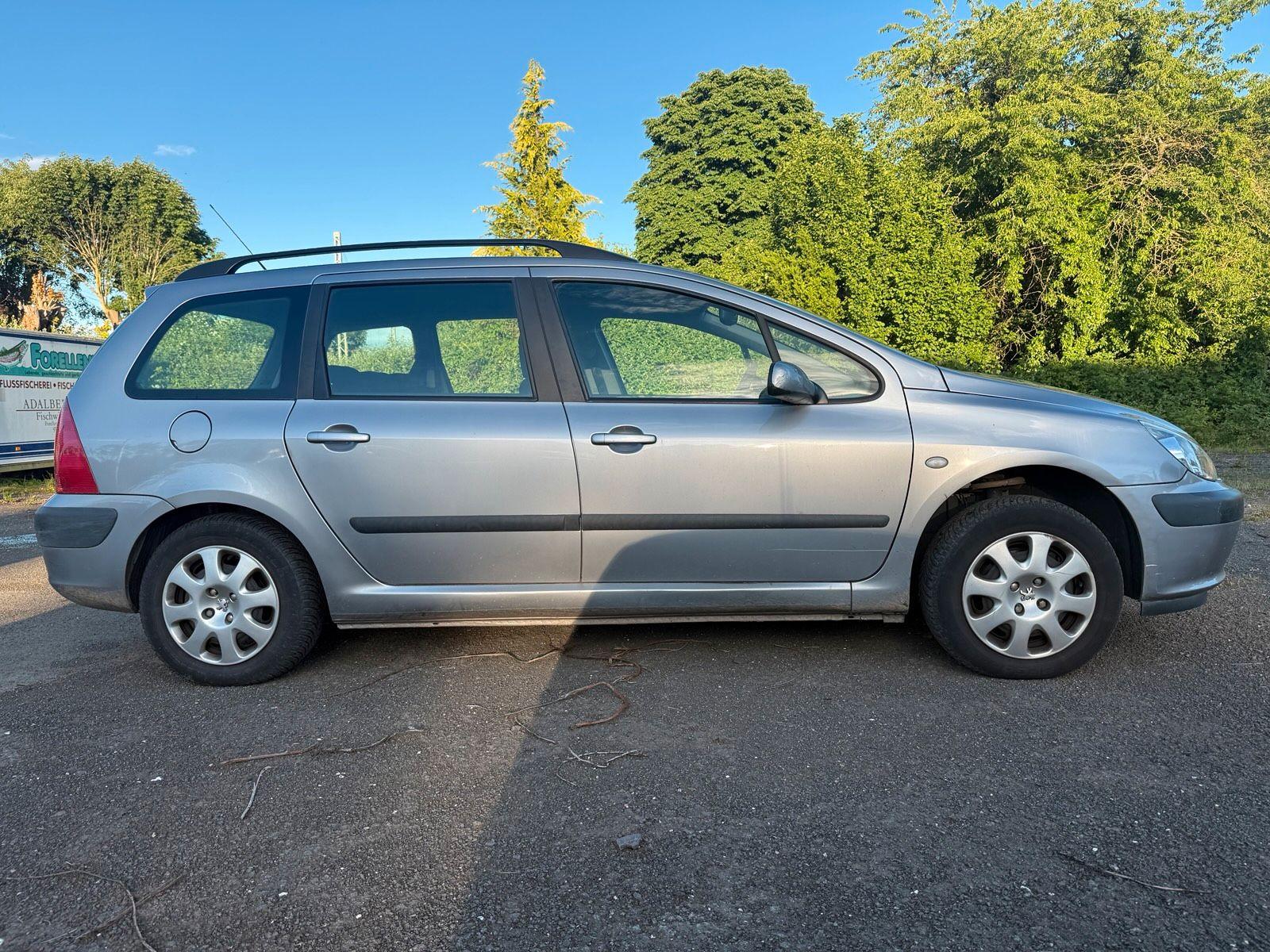 Peugeot 307 2007 — вигляд ззаду