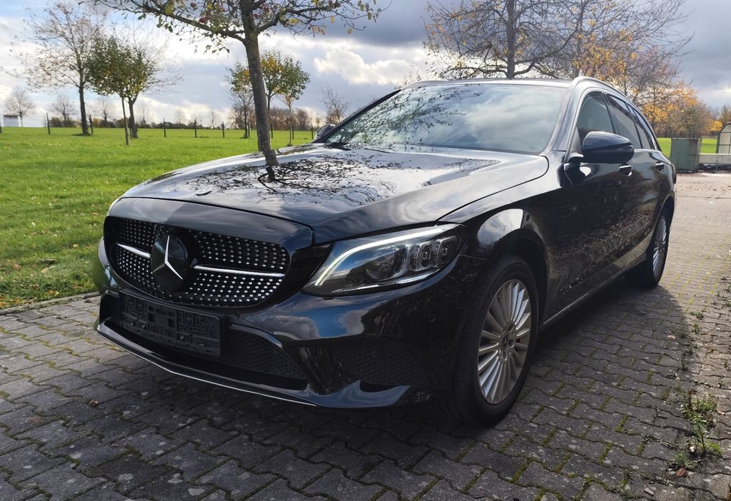 Image of Mercedes-Benz C 400