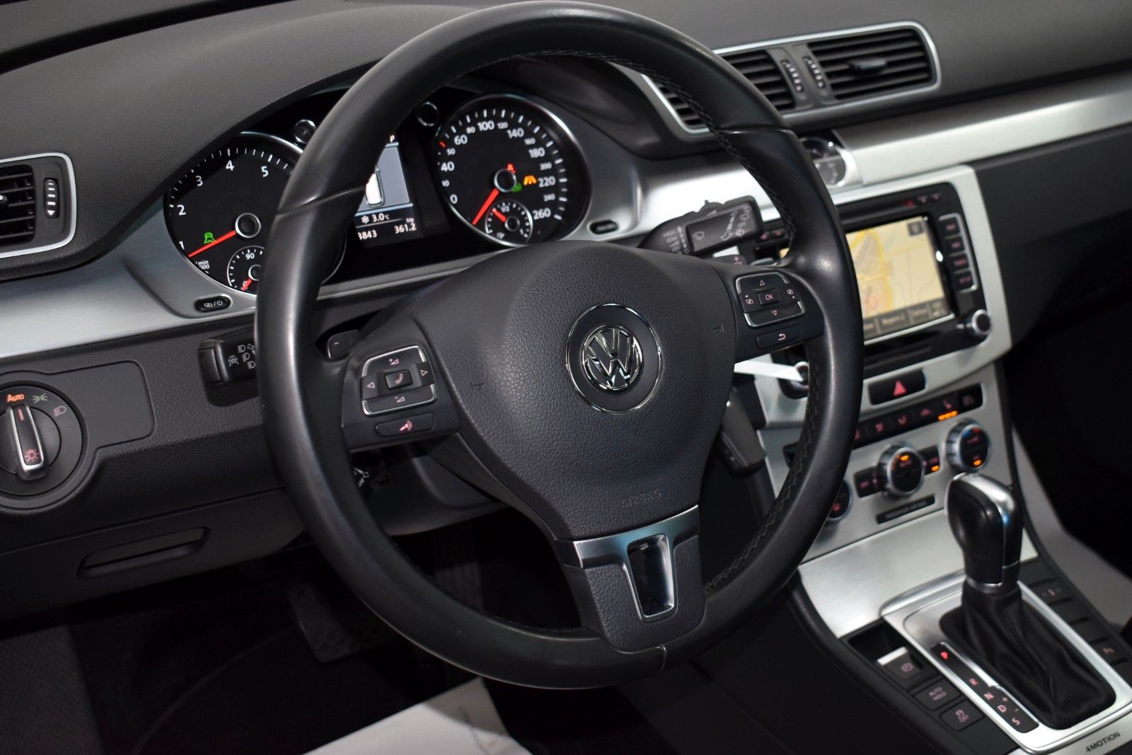 Fahrzeugabbildung Volkswagen Passat Variant Highline 4M Leder,Navi,Xenon,PanD