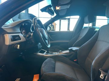 BMW 330 d Touring xDrive*AHK*Bluetooth*PDC*SHZ*Klima