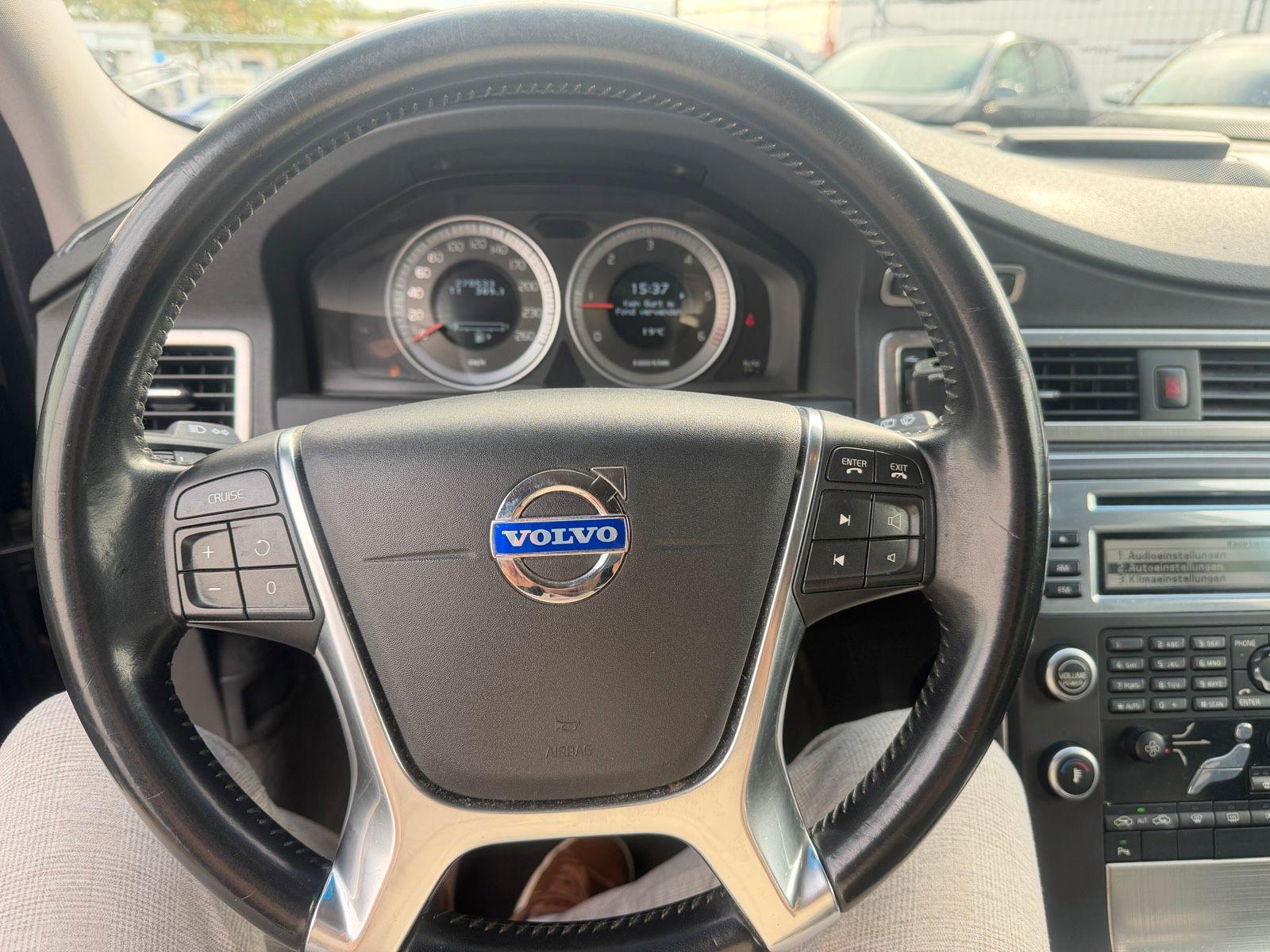Volvo V70 2011 — photo 6