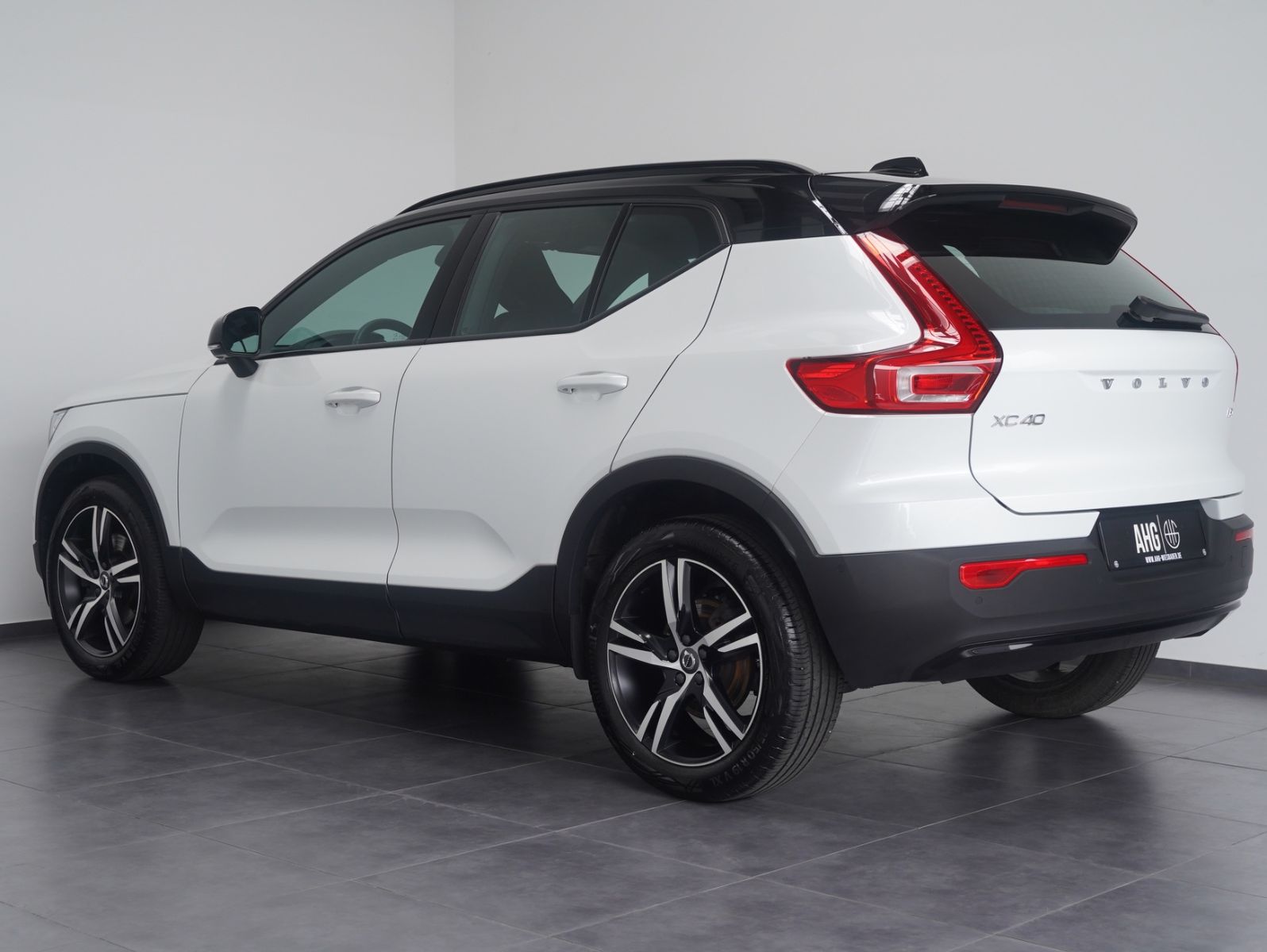 Fahrzeugabbildung Volvo XC40 B4 B R Design LED/NAVI/ACC/LEDER/360°