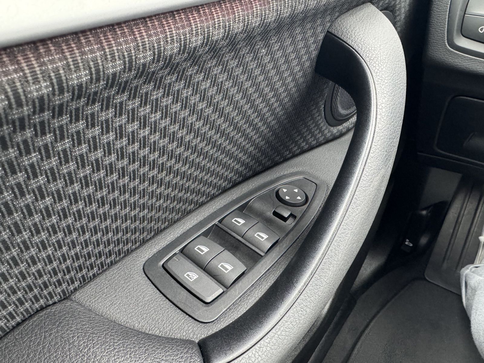 BMW X1 sDrive18d Advantage Kamera Sitzh Navi LED foto 6
