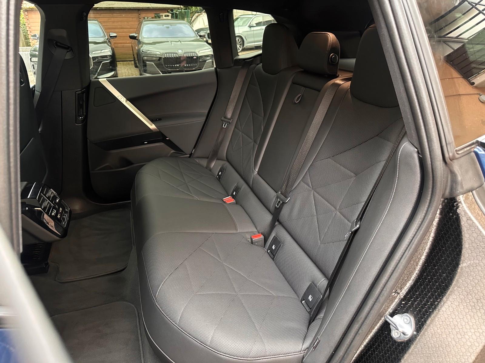 BMW iX xDrive40 M Sport PANO-SKY*AHK*DA-Prof*360°