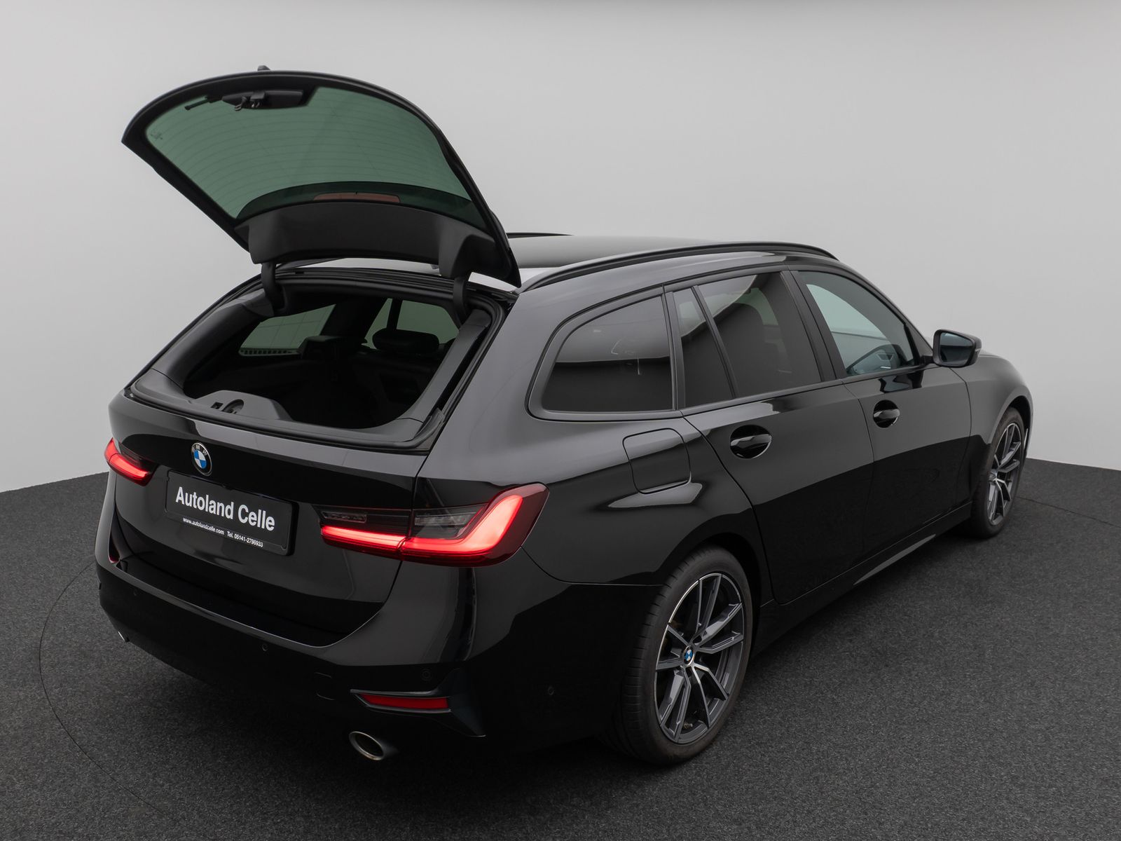 Fahrzeugabbildung BMW 320d  Kamera DAB HiFi DrivAssist Alarm LED Sport