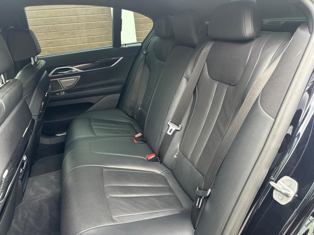 BMW 730