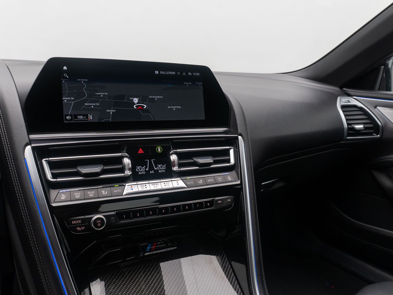 Fahrzeugabbildung BMW M8 Competition xD Cabrio B&W 360°Laser DAB Voll