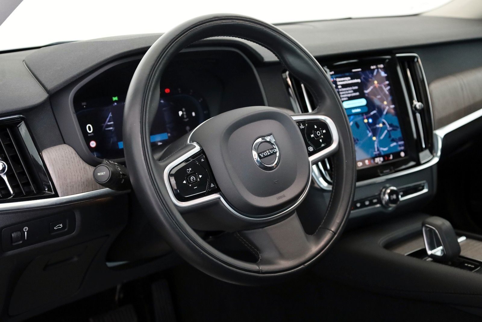 Fahrzeugabbildung Volvo V90 CC Pro AWD Leder,Navi,LED,SH,Kamera,ACC