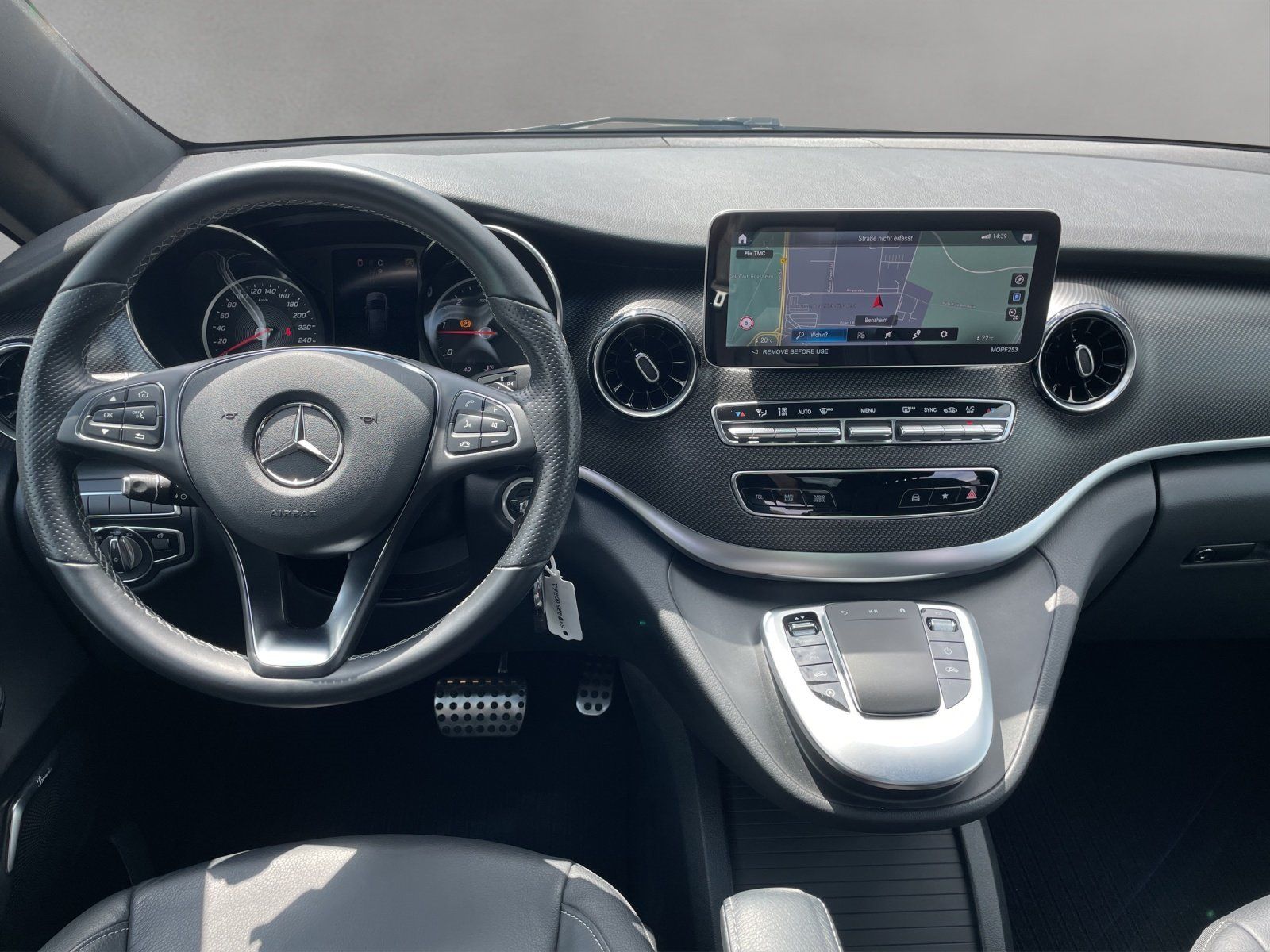 Fahrzeugabbildung Mercedes-Benz V300d L Avantg Edition AMG Pano ILS Burm 360°AHK