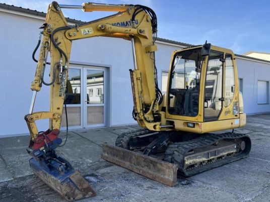 Komatsu PC 75R Bagger mit Räumschwenkschaufel