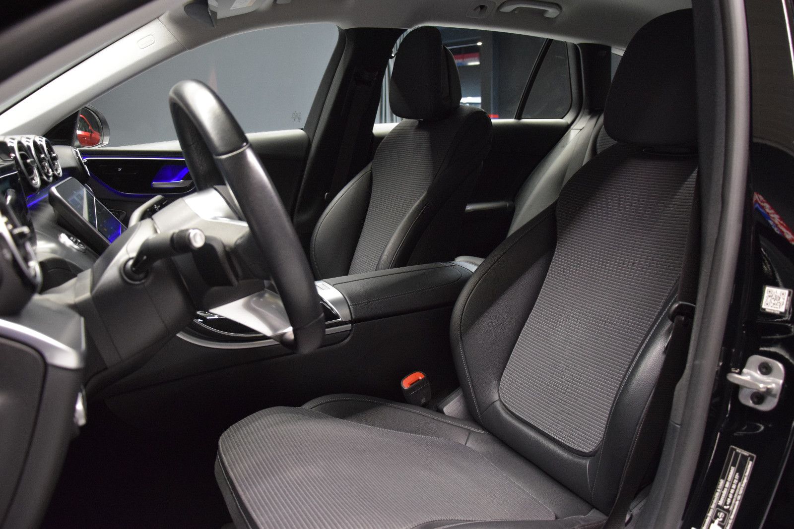 Fahrzeugabbildung Mercedes-Benz C 180 T-Modell Avantgarde MBUX Ambiente Kamera