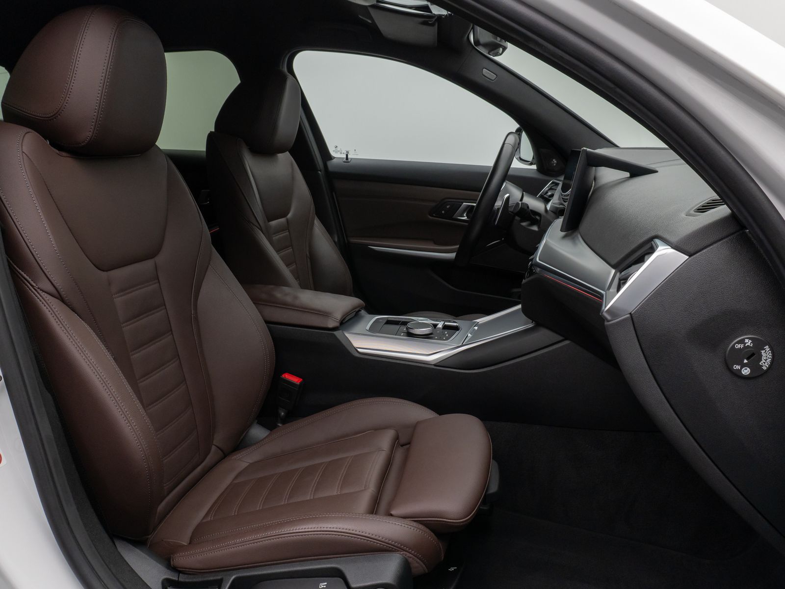 Fahrzeugabbildung BMW 320d  xD M Sport Kamera HUD DAB H/K Alarm 19Zoll