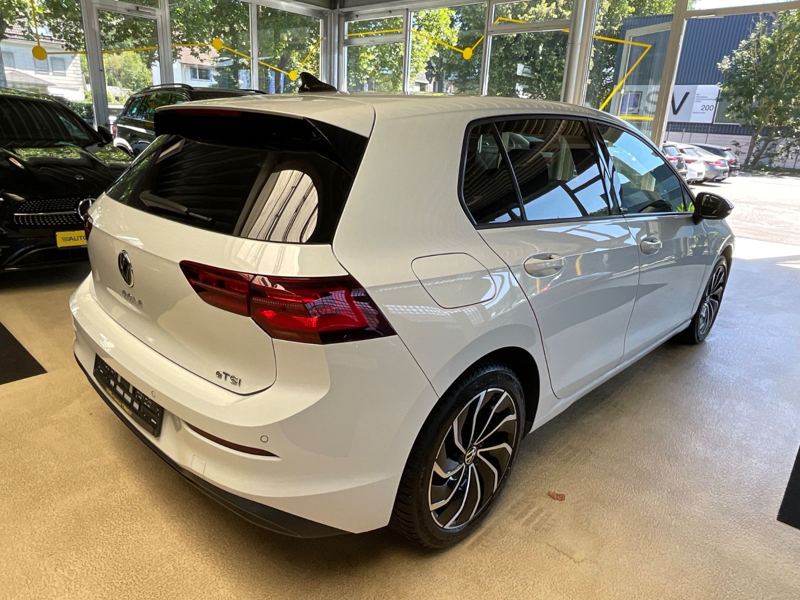 Fahrzeugabbildung Volkswagen Golf VIII Lim. United eTSI