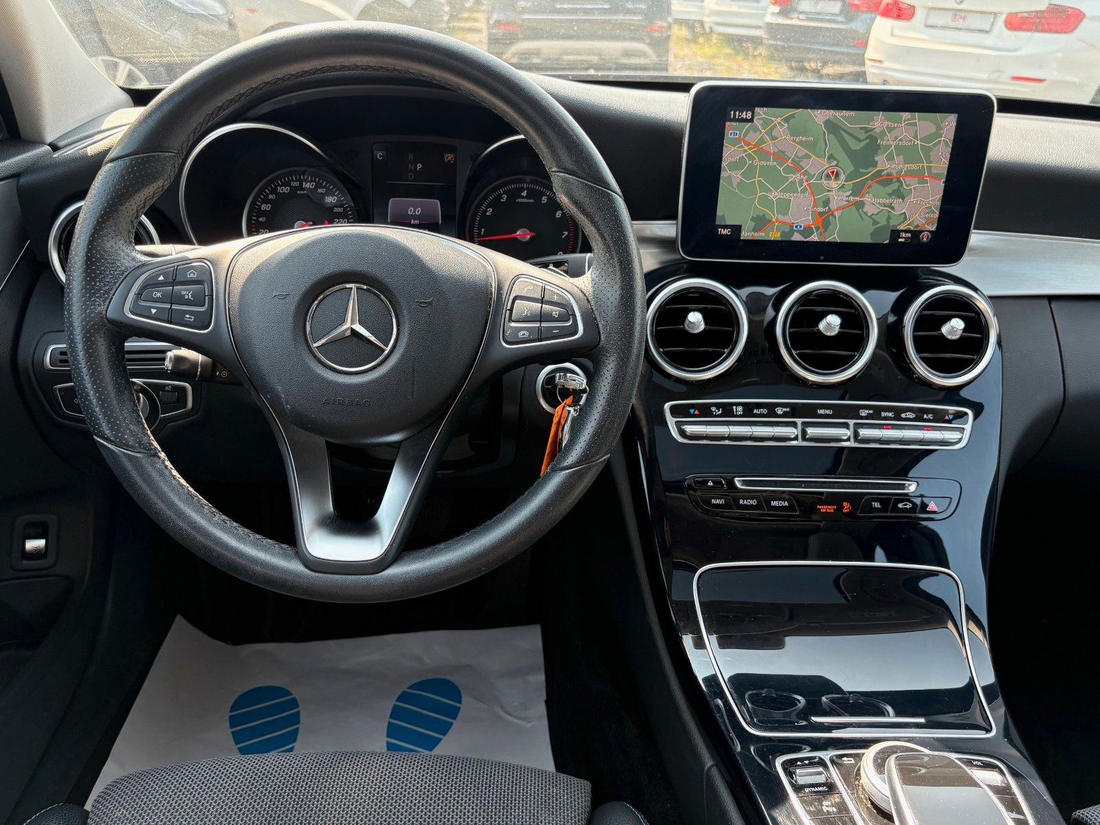 Fahrzeugabbildung Mercedes-Benz C 200 4Matic Aut. AVANTGARDE Navi LED GSD SPORTS