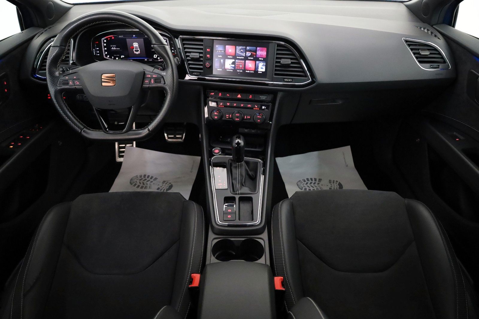 Fahrzeugabbildung SEAT Leon ST Cupra 300 4Drive Navi,LED,Kamera,ACC,DCC