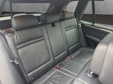 BMW X5 xDrive50i Panorama+Leder+Headup+AHK 3500kg, Bild 30