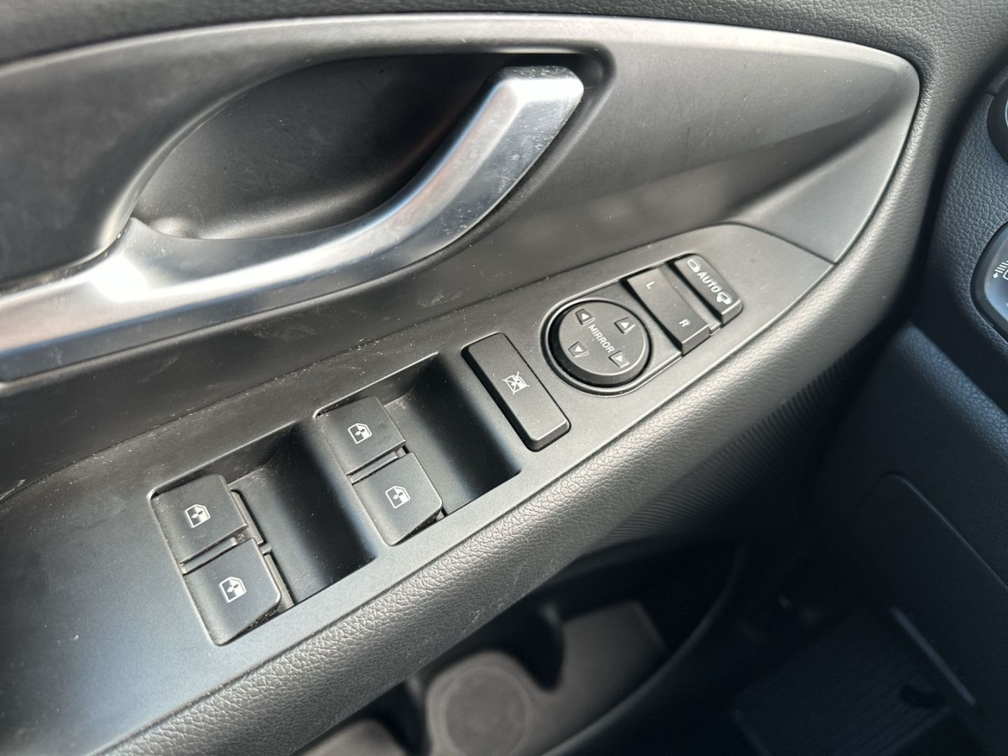 Fahrzeugabbildung Hyundai i30cw DCT AUTOMATIK KLIMA + SITZHEIZUNG + TEMPOM
